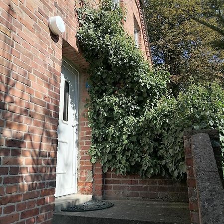 Gutshaus Daemelow Tussen Schwerin En Wismar Ngoại thất bức ảnh